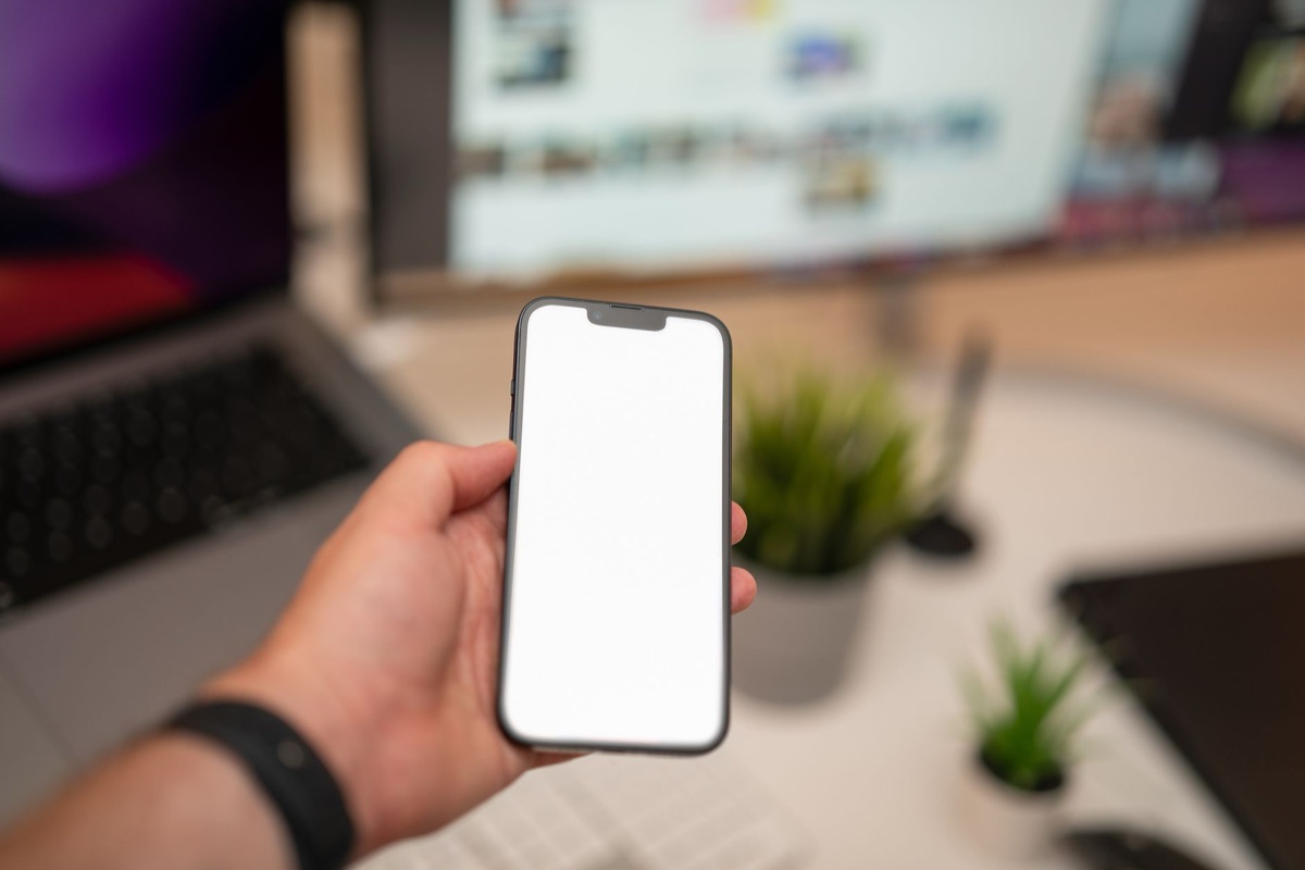 Interface de edição de vídeo em um smartphone moderno.